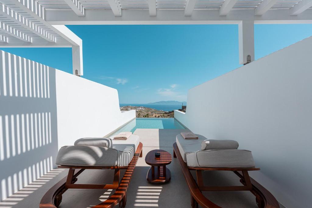 Muse οf Mykonos Luxury Suites - 17