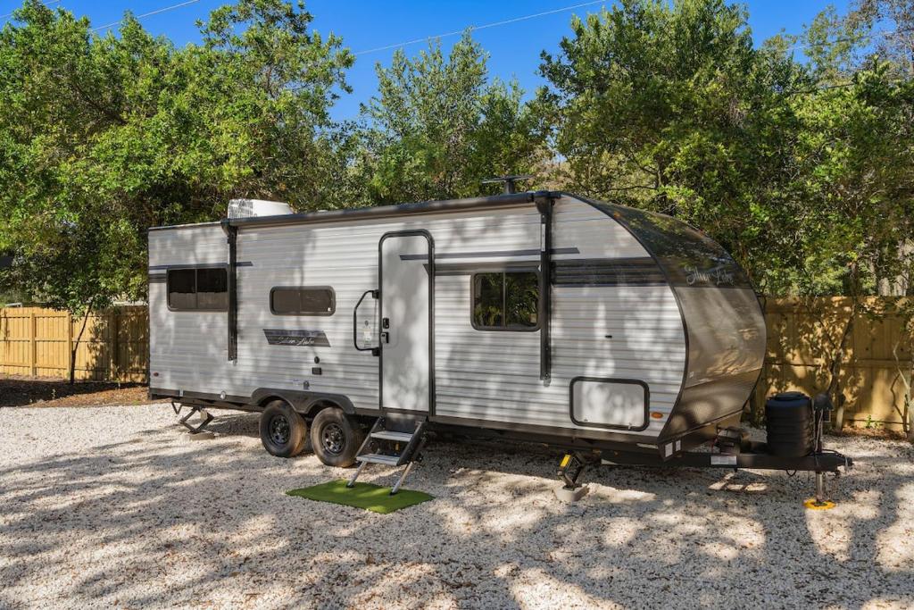 New Listing RV in Mount Dora 45 Mins from Disney, Mount Dora (prezzi ...