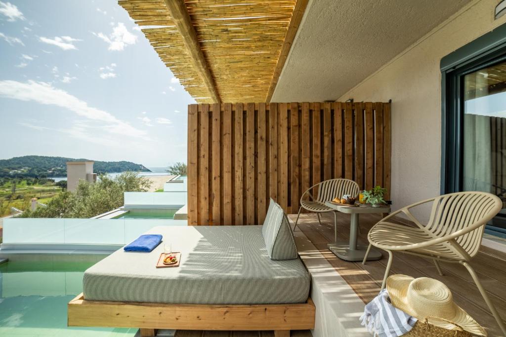 Nespecifikovaný výhled na hory nebo výhled na hory při pohledu z aparthotelu