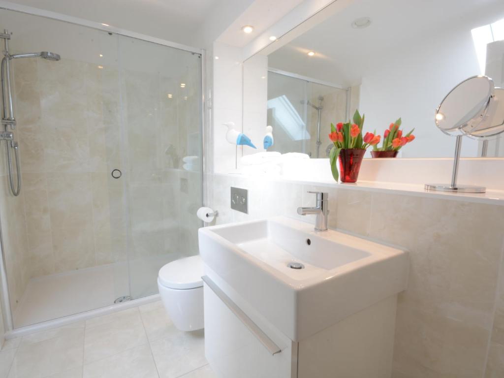 Sea Crest 8