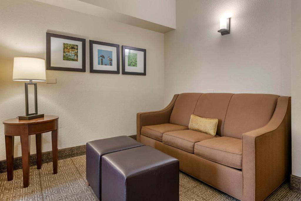 Comfort Suites Sawgrass - 