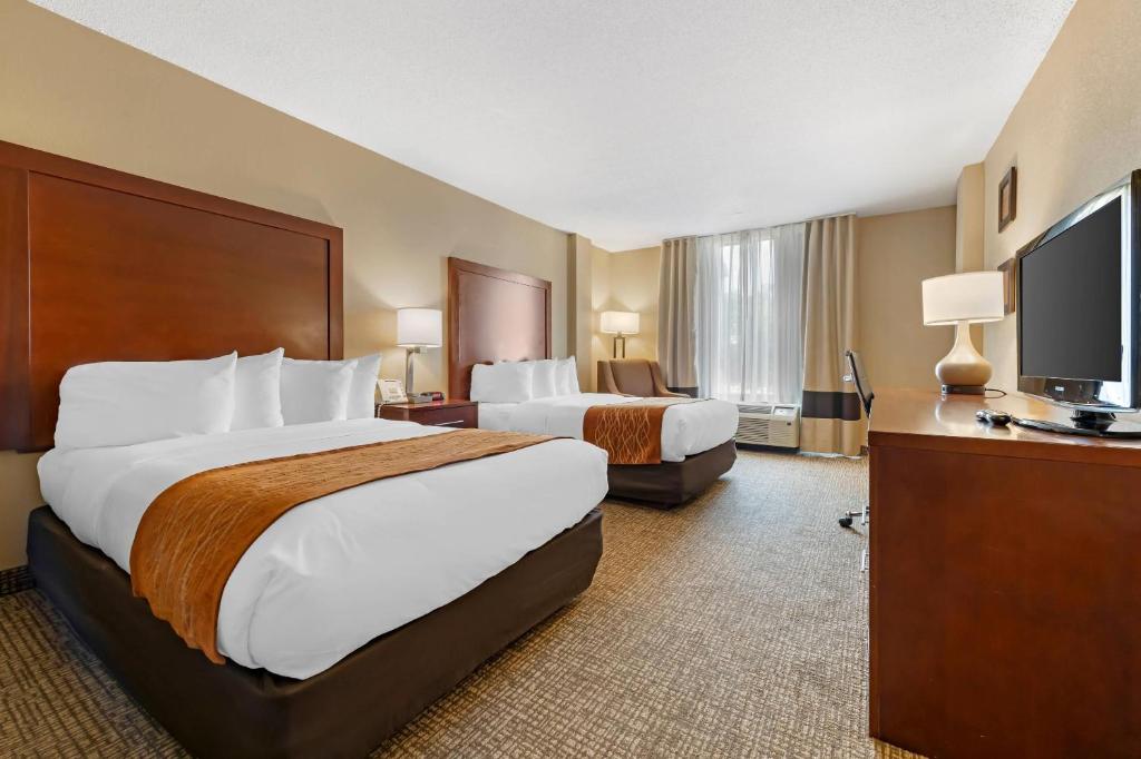TV a/nebo společenská místnost v ubytování Comfort Inn MSP Airport - Mall of America