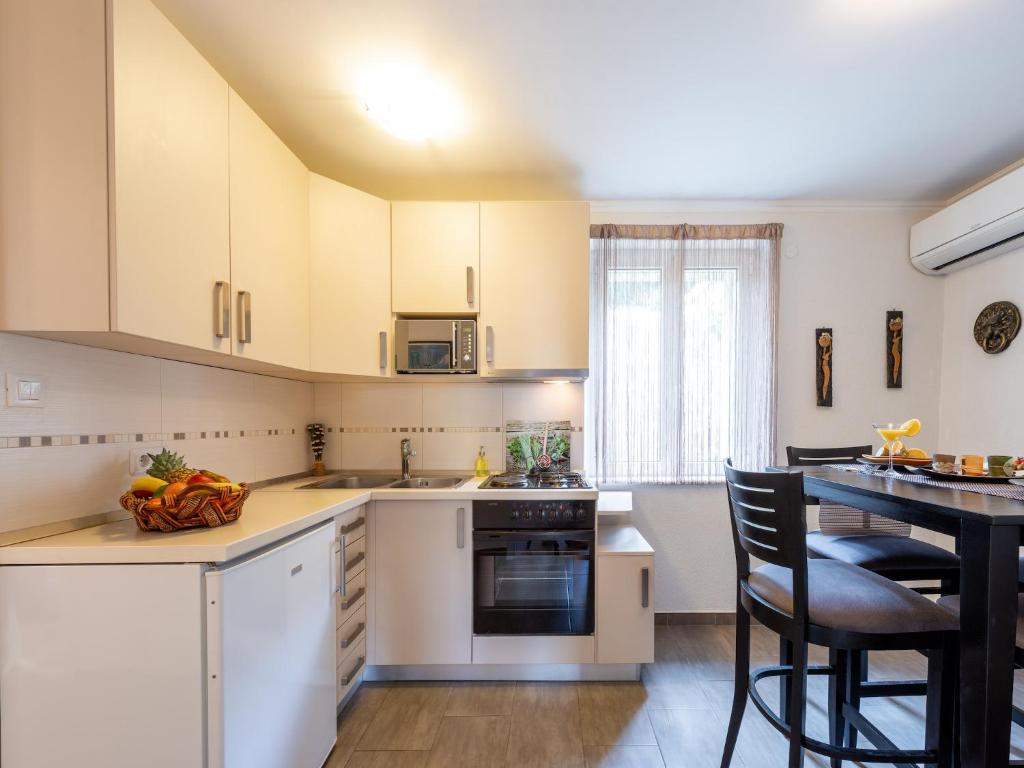 Kuchyňa alebo kuchynka v ubytovaní Central apartment in Dubrovnik