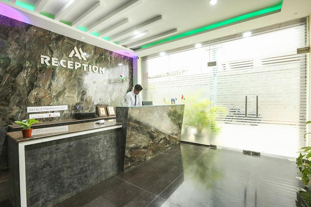 Kuchyň nebo kuchyňský kout v ubytování Gateway Transit Hotel