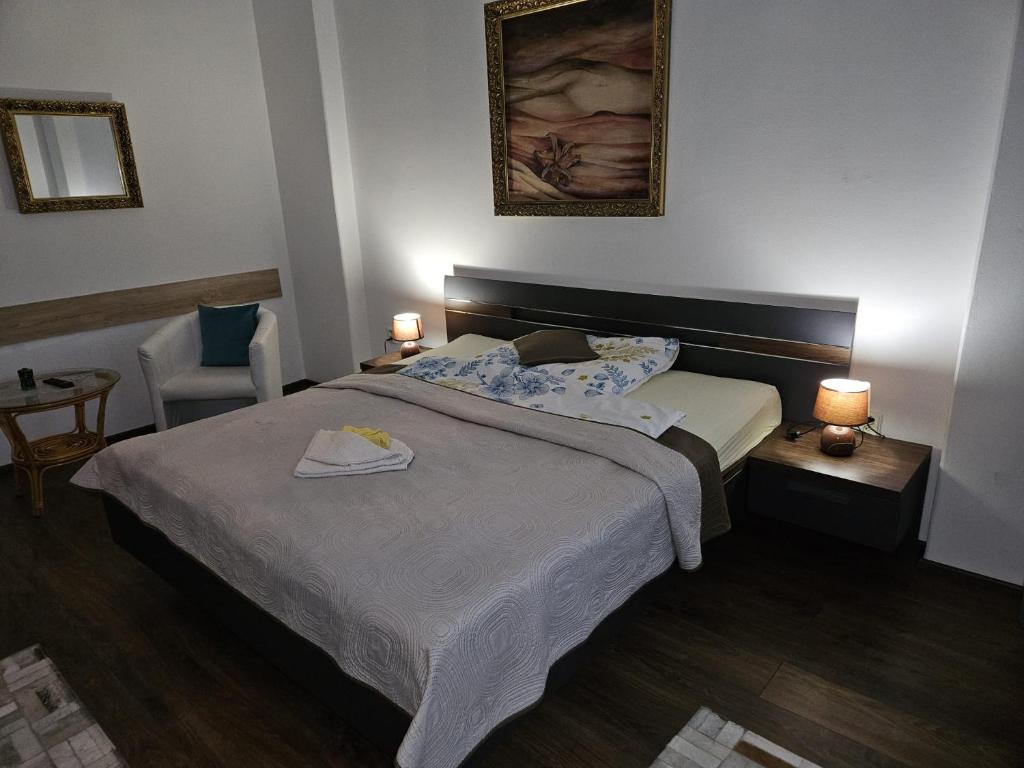 Postel nebo postele na pokoji v ubytování Bluestars Home