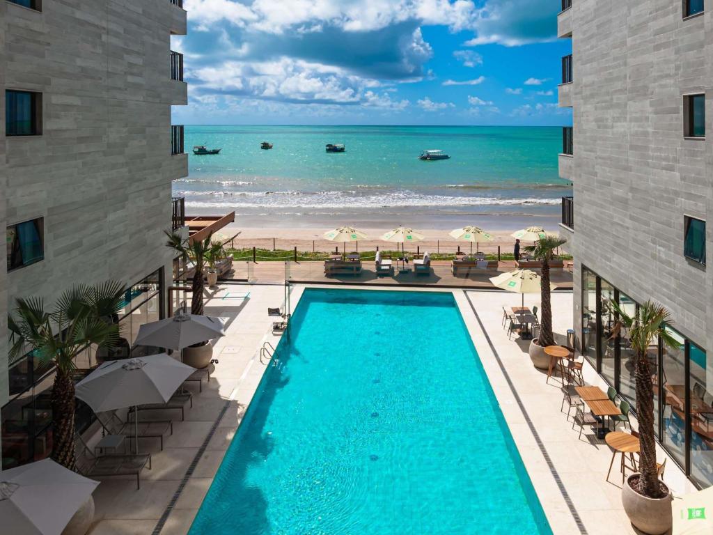 Bazén v ubytování Ibis Styles Maragogi - O primeiro Ibis Styles pé na areia do Brasil nebo v jeho okolí