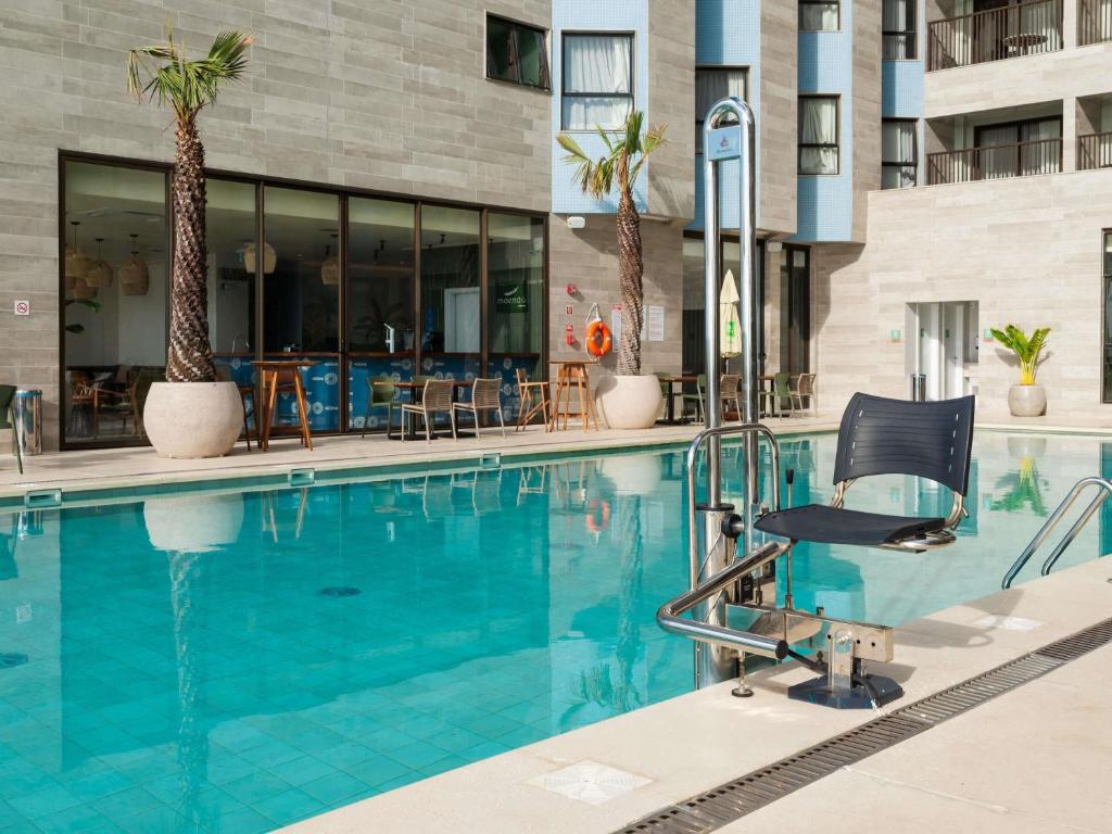 Bazén v ubytování Ibis Styles Maragogi - O primeiro Ibis Styles pé na areia do Brasil nebo v jeho okolí