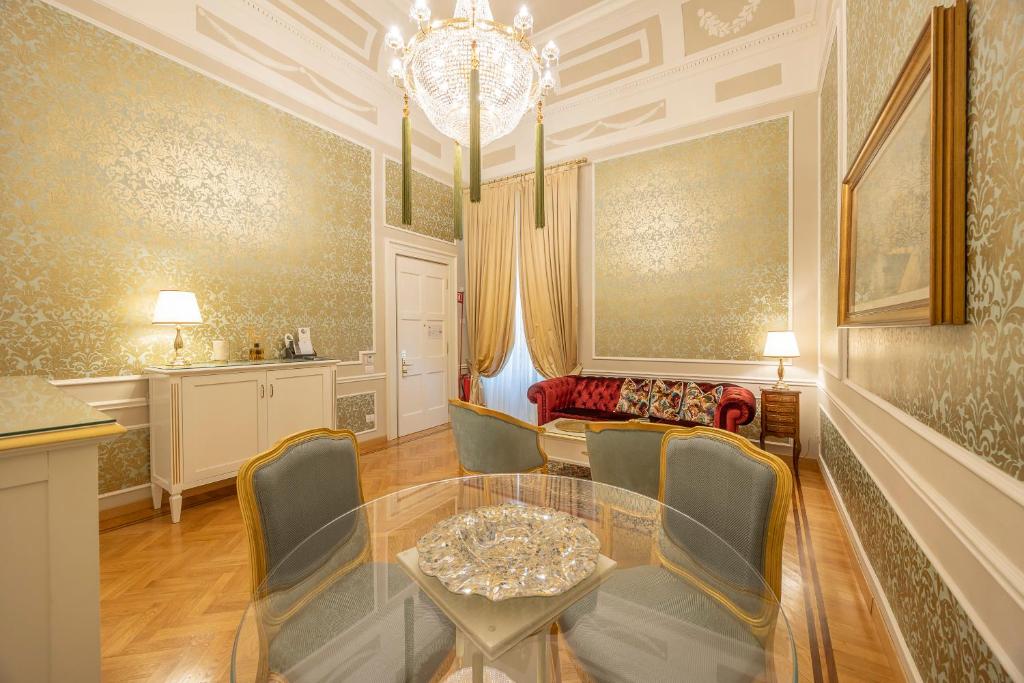 Posedenie v ubytovaní Palazzo Monga Boutique Guesthouse