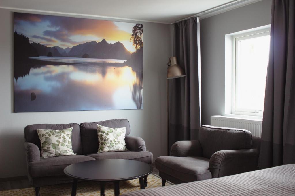 Posezení v ubytování Hornavan Hotell