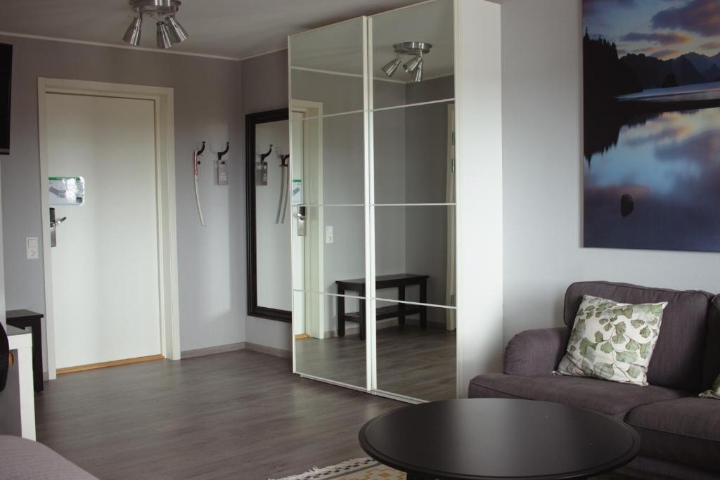 Posezení v ubytování Hornavan Hotell