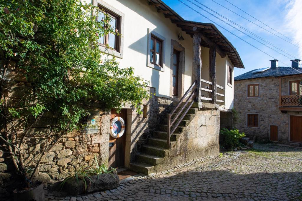 Το κτήριο όπου στεγάζεται  the country house