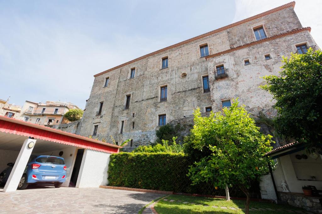 Budova, v ktorej sa apartmán nachádza