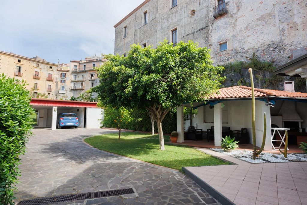 Budova, v ktorej sa apartmán nachádza