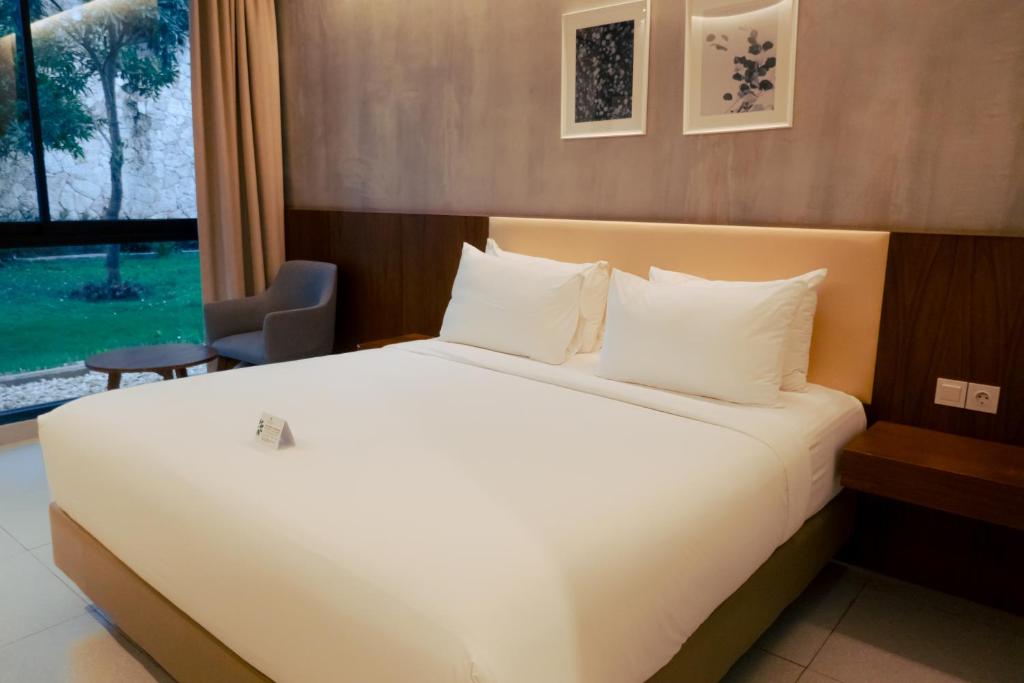 Kambaniru Beach Hotel and Resort - Double Room With Garden View