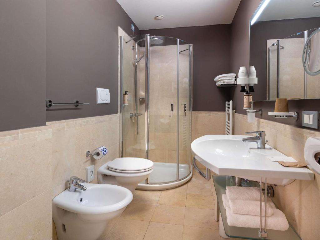 Kúpeľňa v ubytovaní Mercure Rimini Lungomare