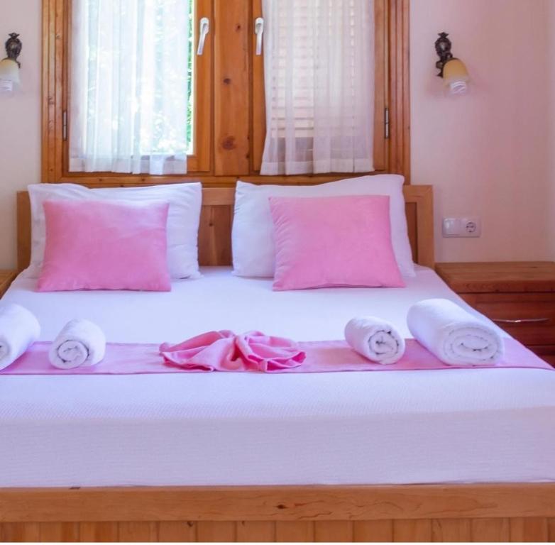 Postel nebo postele na pokoji v ubytování Sedir Palas