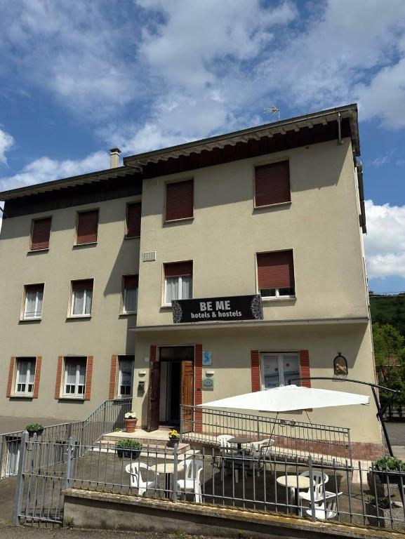 The building in which a szállodákat is located