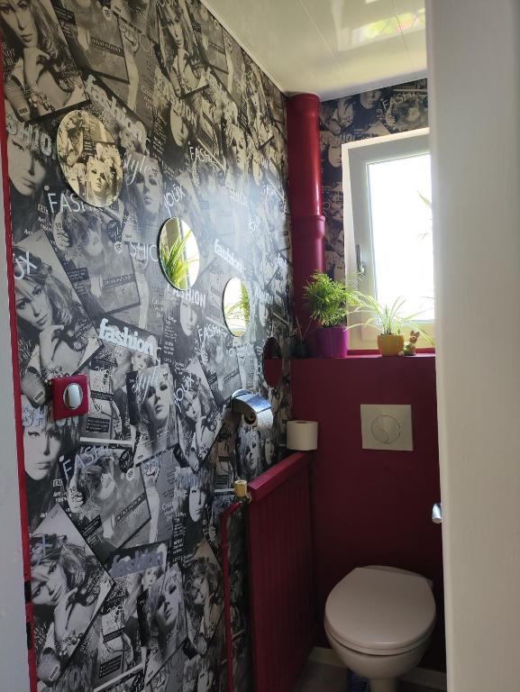Colmar "Room" chambre privée chez l'habitant,parking voiture devant la maison,garage moto et vélo,petit déjeuner – photo 3