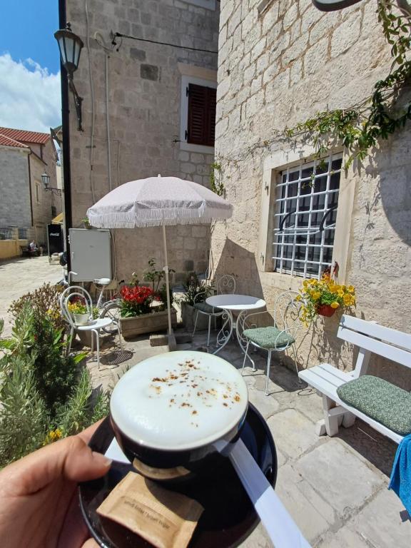 Patio nebo venkovní prostory v ubytování APARTMENTs VISIT PERAST
