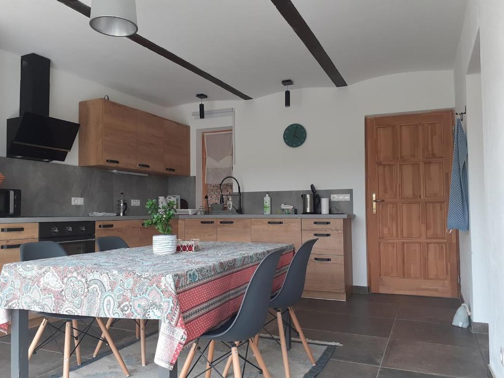 Kuchyň nebo kuchyňský kout v ubytování Apartment am Vierkanthof im Thermenland