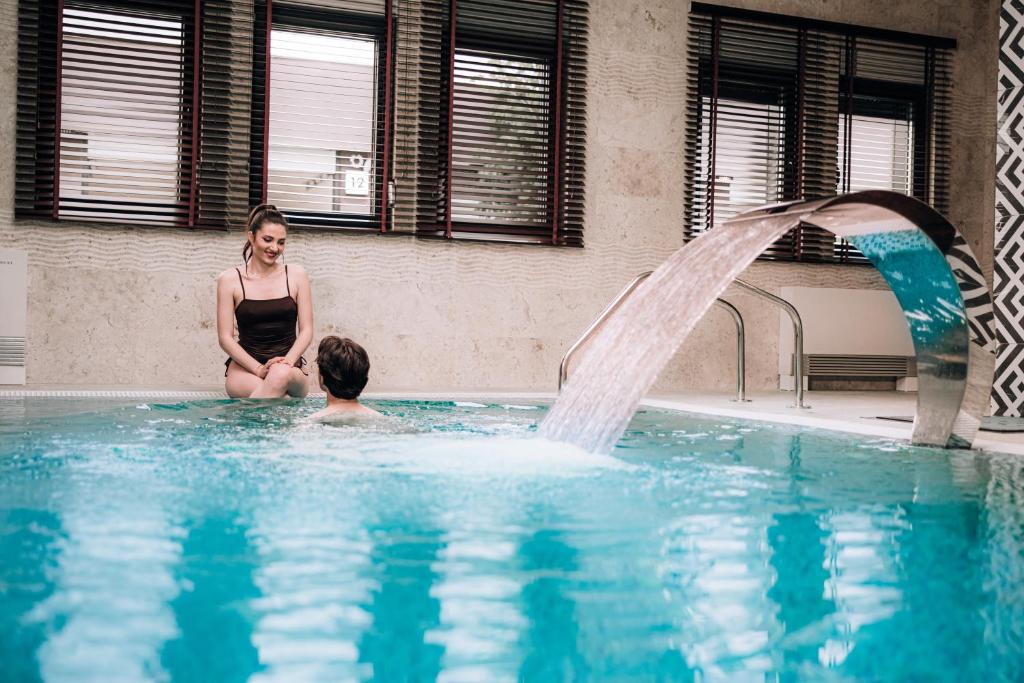 Bazén v ubytování Motel Delphin nebo v jeho okolí