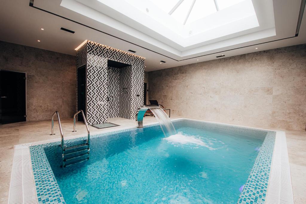 Bazén v ubytování Motel Delphin nebo v jeho okolí