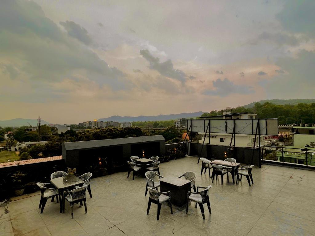 Balkón nebo terasa v ubytování Hotel Aura Residency In Haridwar By Sitara Hotels