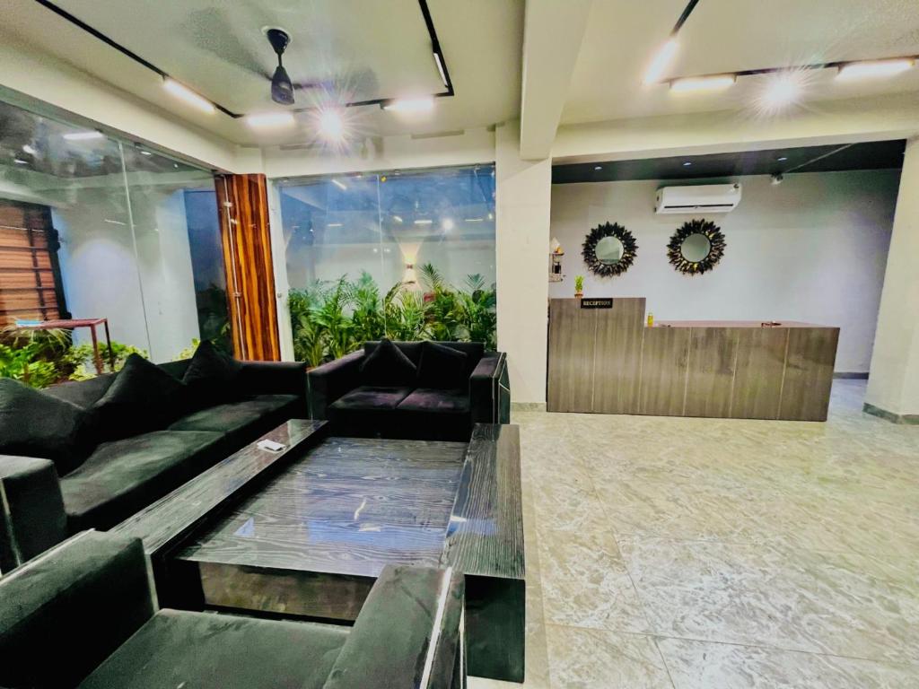 Posezení v ubytování Hotel Aura Residency In Haridwar By Sitara Hotels
