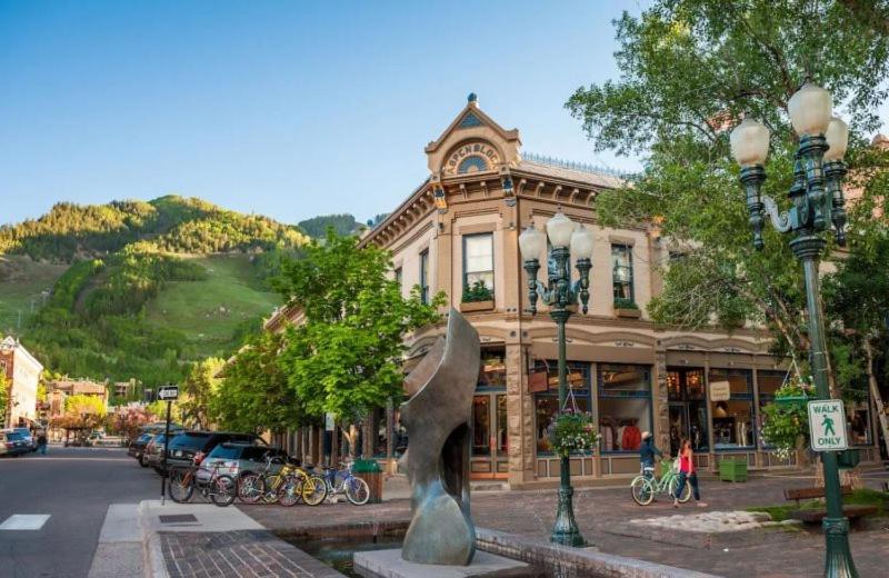 a building with a statue in front of it at Gold-Rated 2 Bedroom Condo At The Base Of Aspen Mountain in Aspen