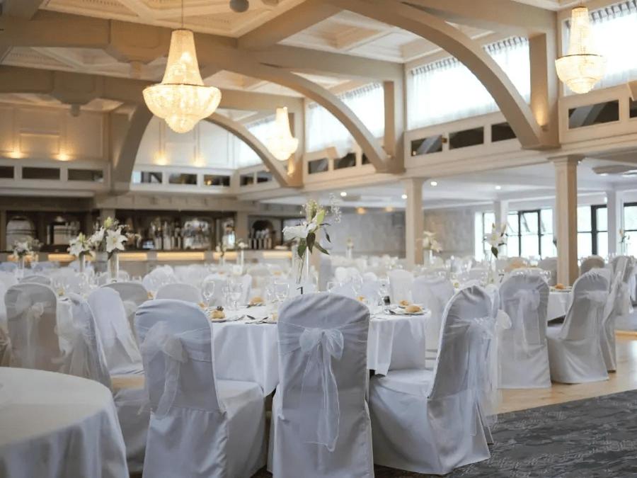 Restaurace v ubytování Ballyliffin Hotel