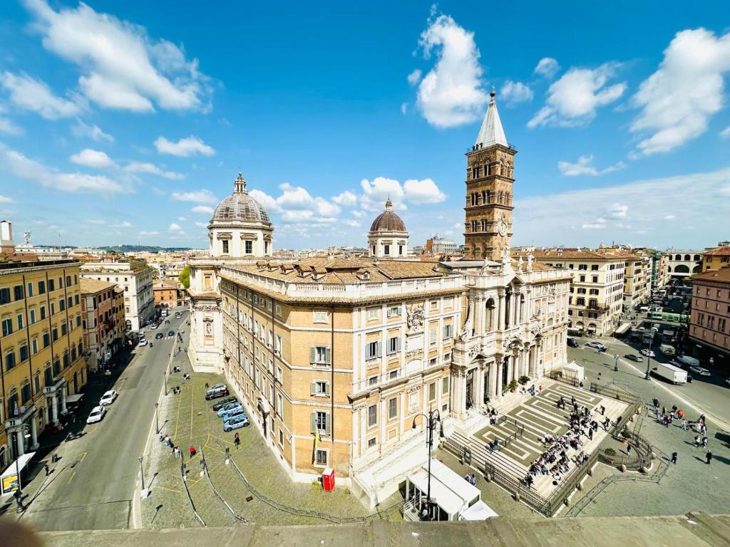 Santa Maria Maggiore Suites Apartments - Housity