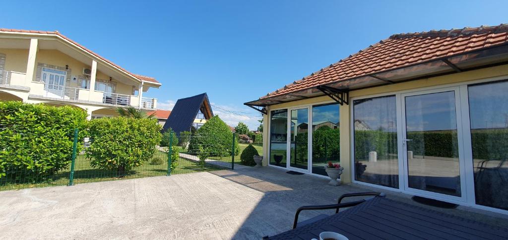 Cozzy apartment near the Aiport Podgorica - 8