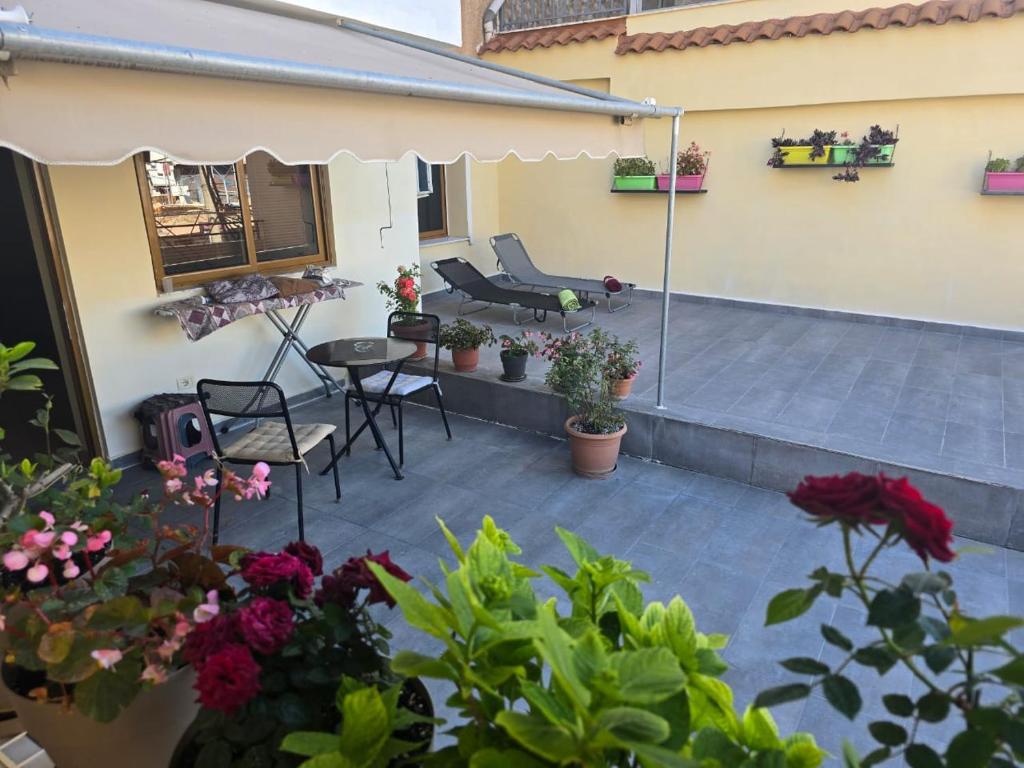 Saranda Beach Apartment