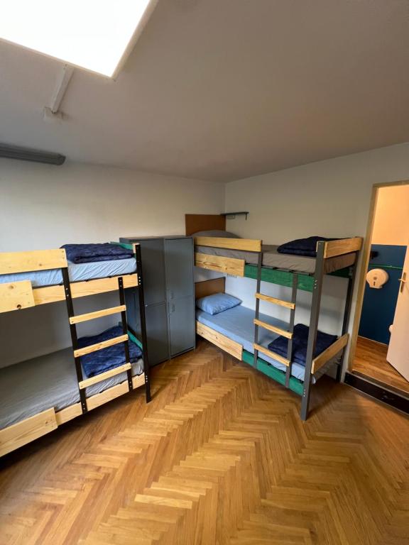 Postel nebo postele na pokoji v ubytování Chillton hostel