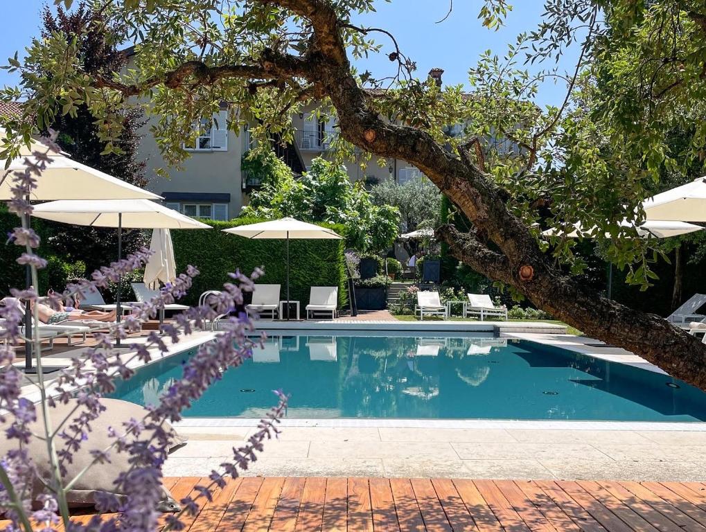 Bazén v ubytování Corte Gondina Boutique Hotel nebo v jeho okolí