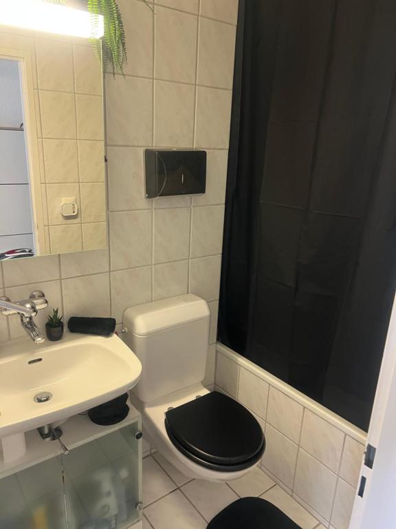 Koupelna v ubytování Executive Suite AC & Free Parking