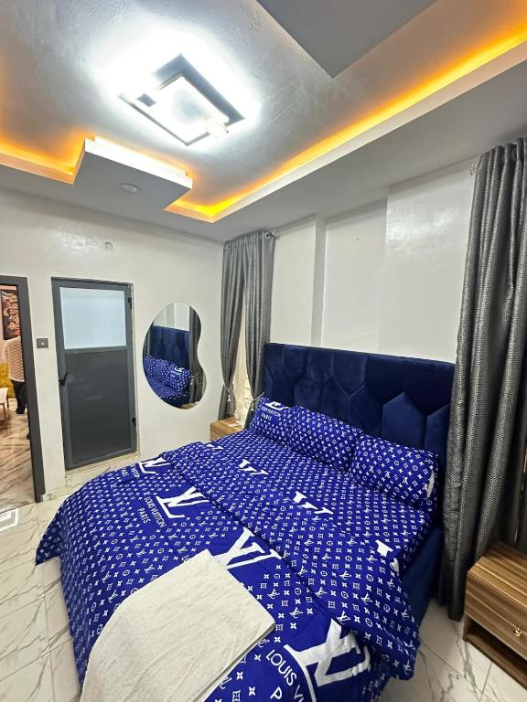 Postel nebo postele na pokoji v ubytování 2 BDR Furnished Apt 24h power with pool