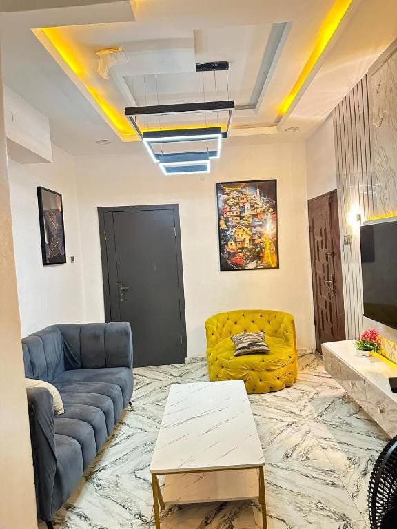 Posezení v ubytování 2 BDR Furnished Apt 24h power with pool