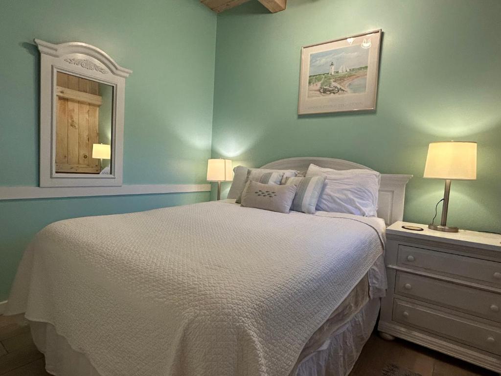 Island Inn photo