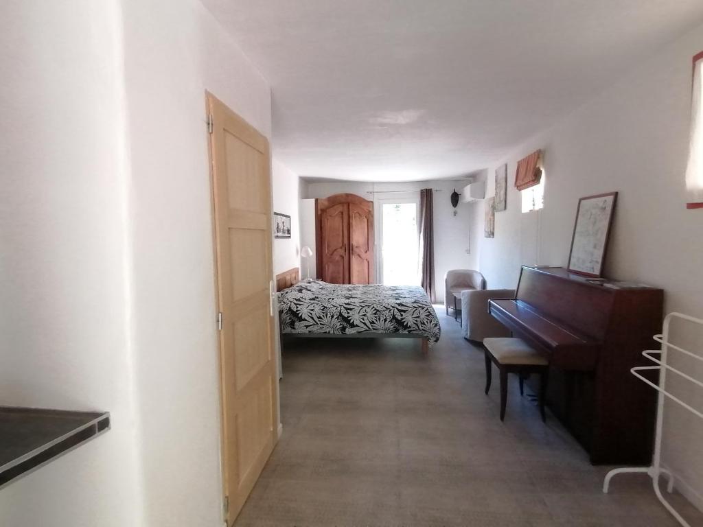 Photo de la galerie de l'établissement Hacienda chambre terrasse parking boîte à clés, à Patrimonio