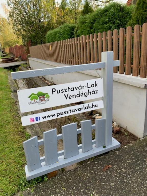 Certifikát, ocenenie alebo iný dokument vystavený v ubytovaní Pusztavár-Lak