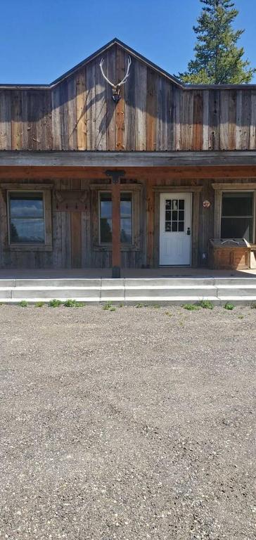 Hoone, kus puhkemaja asub