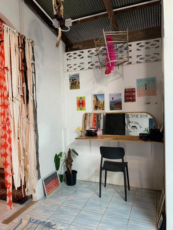 Kuchyň nebo kuchyňský kout v ubytování Ka Prao Kai Hostel