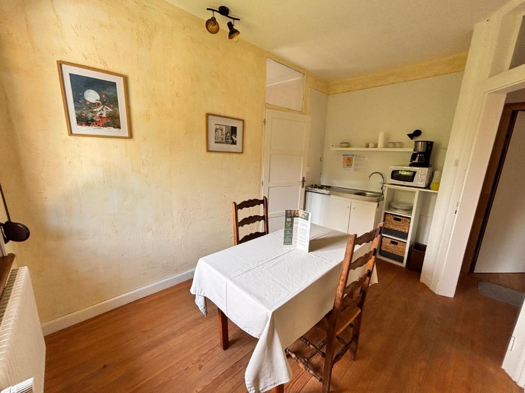 Fotografie z fotogalerie ubytování Chambre double dans Auberge Alsacienne v destinaci Scherwiller