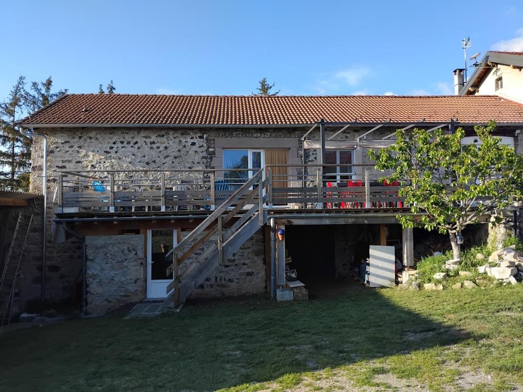 Budova, v ktorej sa dovolenkový dom nachádza