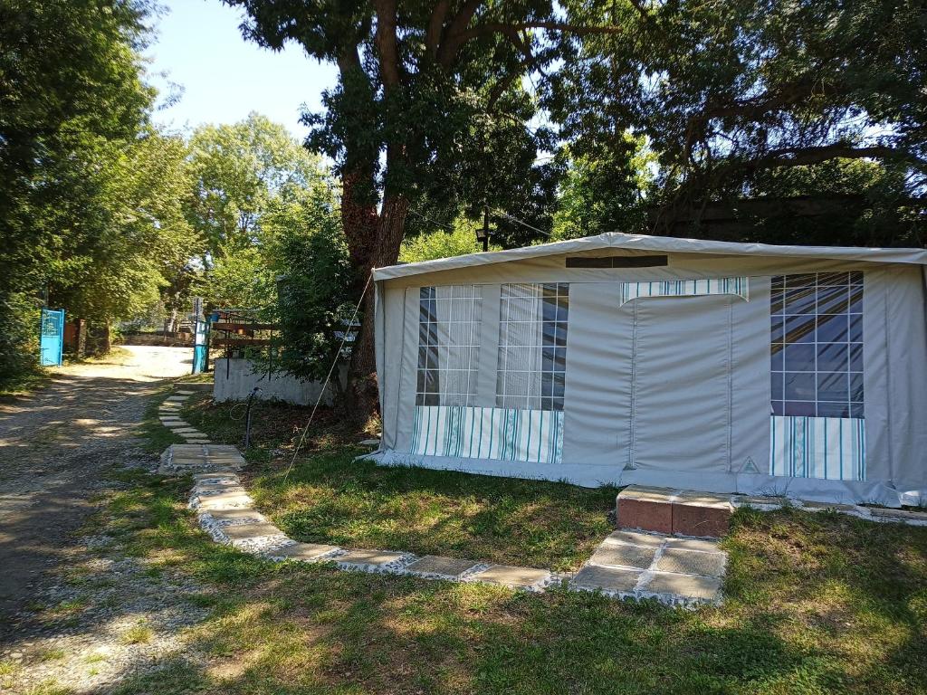 Zahrada ubytování Къмпинг - Бунгала "НЕСТИНАРКА", Царево Camping - Bunglalows "NESTINARKA", Tzarevo