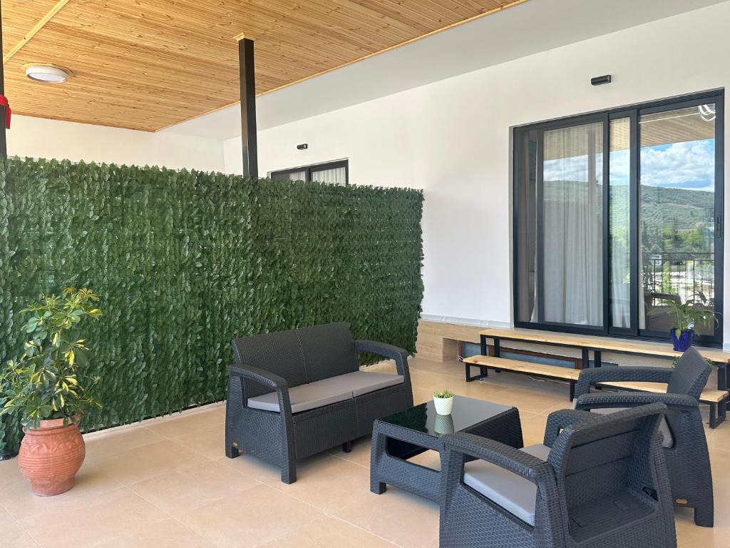 Φωτογραφία από το άλμπουμ του Sofia Central House Berat σε Berat