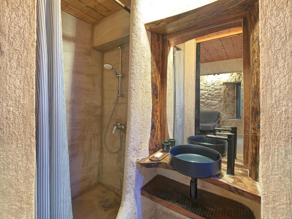Koupelna v ubytování Sea View Garden Suites