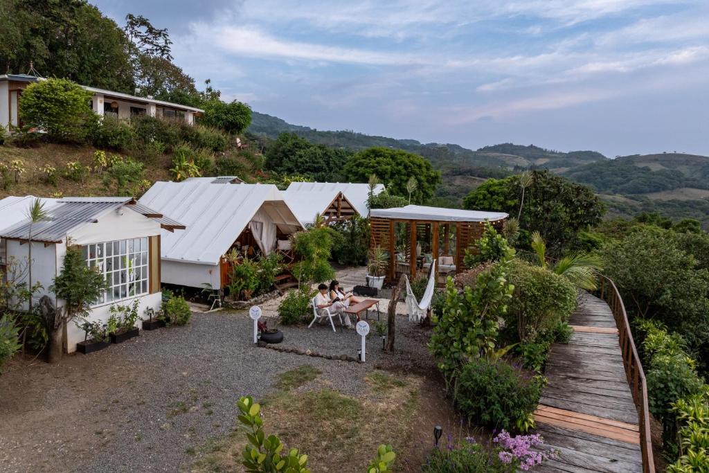 Příroda nedaleko luxury tent