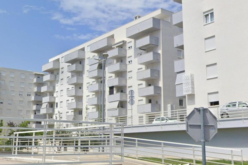 Apartments with parking space Zadar - 21550